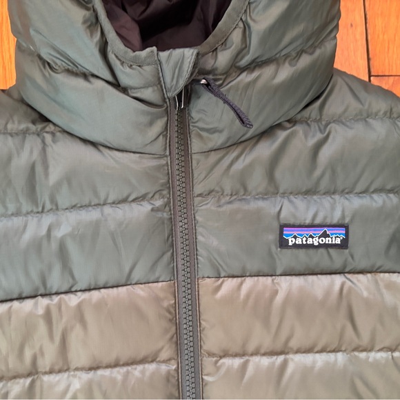 Patagonia Down Reversible kaki/ black Puffer Jacket - Picture 5 of 6